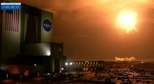 SpaceX公司完成第三艘载人飞船发射,美德四名宇航员奔赴太