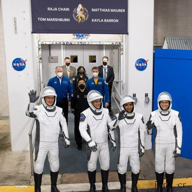 SpaceX公司完成第三艘载人飞船发射,美德四名宇航员奔赴太