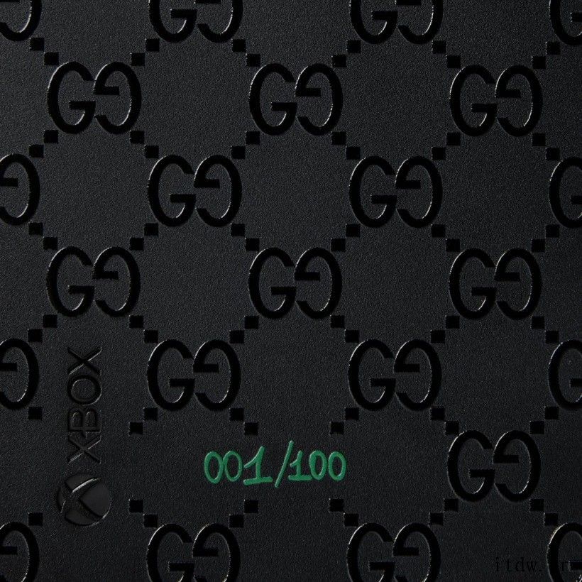 微软Xbox 联合古驰 Gucci 推出限量版周年纪念套装,