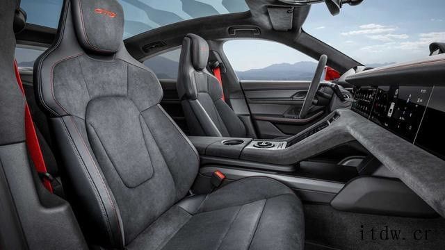 保时捷 Taycan GTS 系列电动汽车发布:新增 ST 