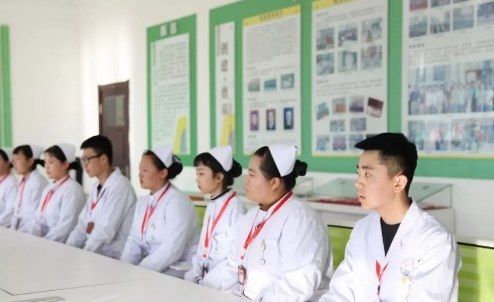 初中毕业读什么卫校