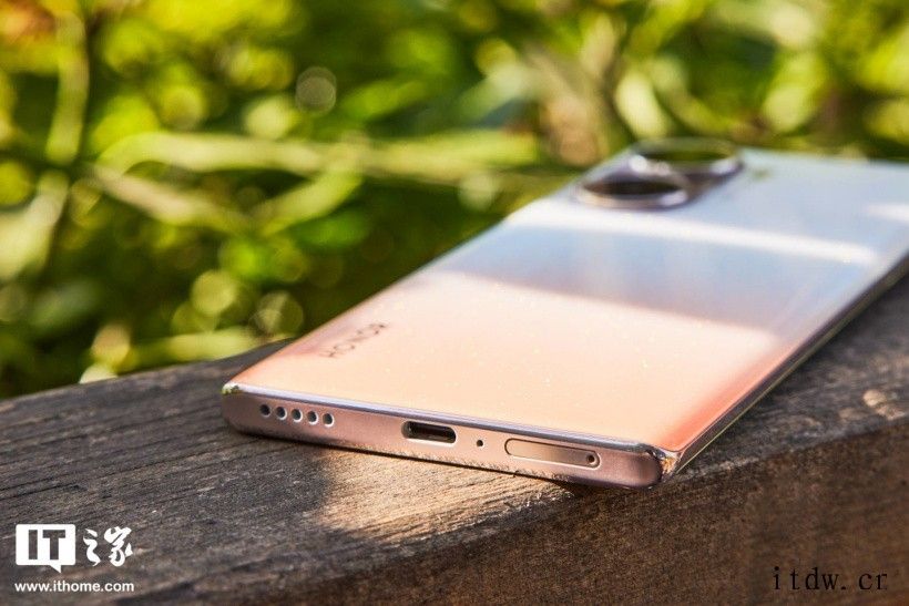 【IT之家评测室】荣耀 60 Pro 首发评测:美学基因浓厚