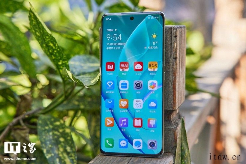 【IT之家评测室】荣耀 60 Pro 首发评测:美学基因浓厚