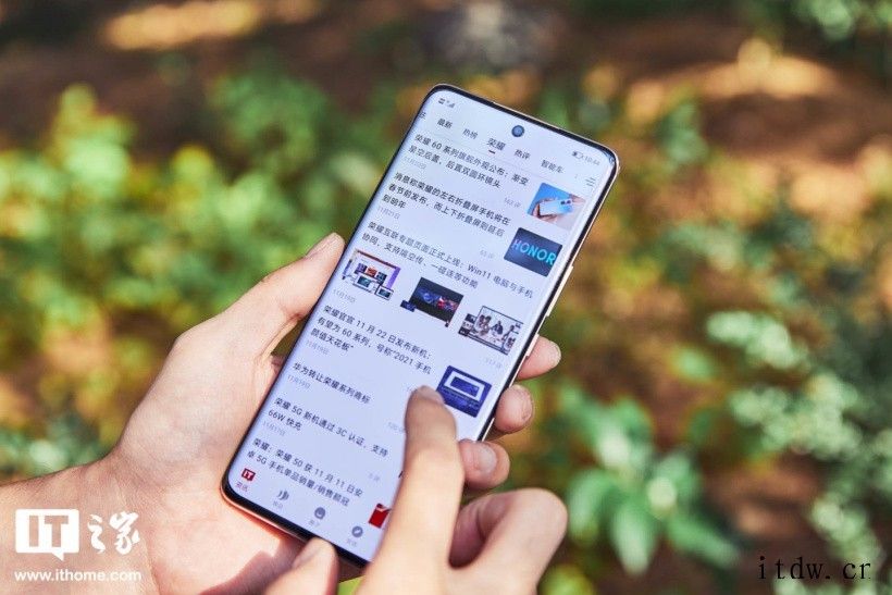 【IT之家评测室】荣耀 60 Pro 首发评测:美学基因浓厚