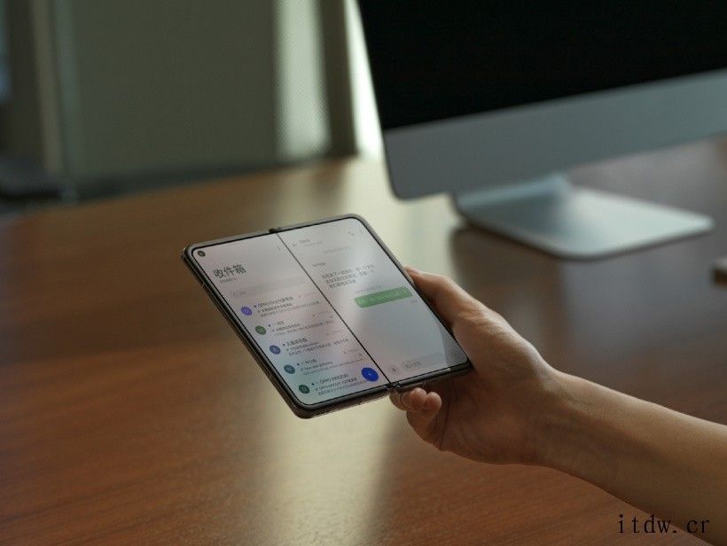 OPPO Find N 折叠屏手机预热:采用全球首款精工拟椎