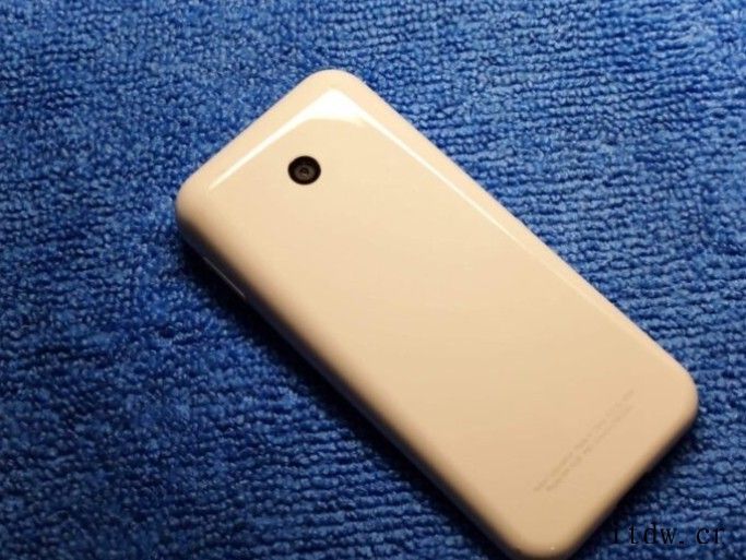 诺基亚 2014 款 Ion Mini 原型机曝光:独特楔形 诺基亚 2014 款 Ion Mini 原型机曝光:独特楔形