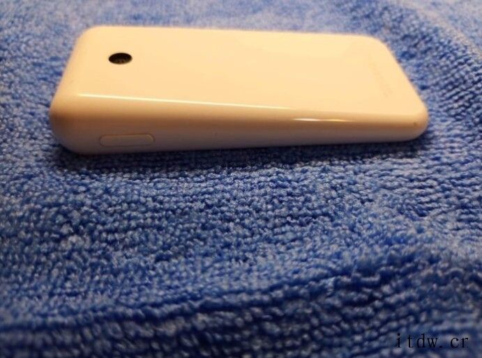 诺基亚 2014 款 Ion Mini 原型机曝光:独特楔形 诺基亚 2014 款 Ion Mini 原型机曝光:独特楔形