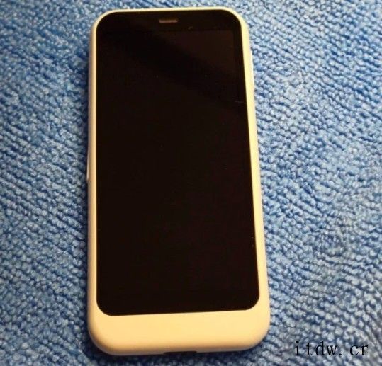 诺基亚 2014 款 Ion Mini 原型机曝光:独特楔形 诺基亚 2014 款 Ion Mini 原型机曝光:独特楔形