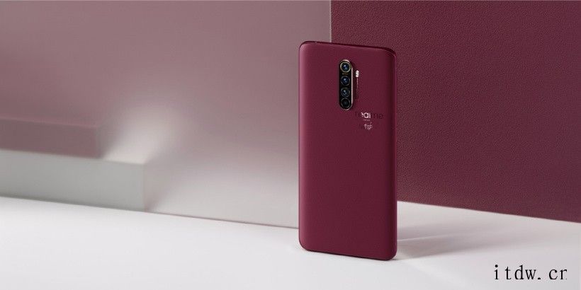 realme GT2 Pro 将推新一代“大师设计” 采用特