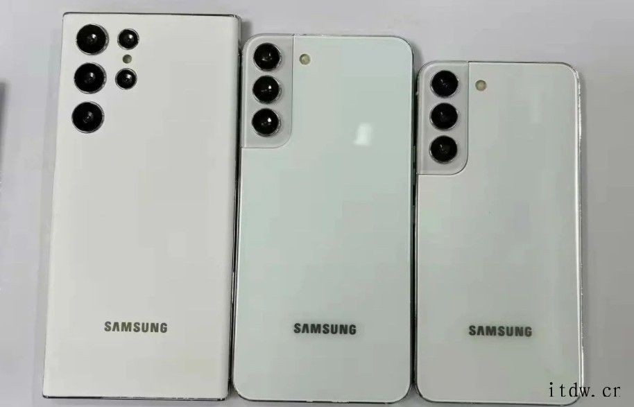 三星 Galaxy S22 系列大量配件曝光,超 60 款保