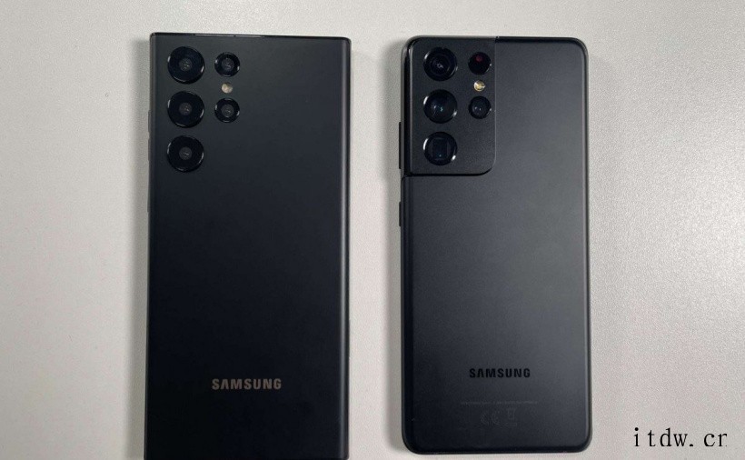 三星 Galaxy S22 Ultra 真机上手照曝光 详情