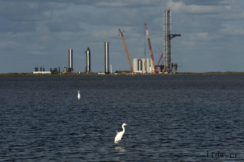 美监管机构不肯松口,SpaceX 明年初难以发射星际飞船