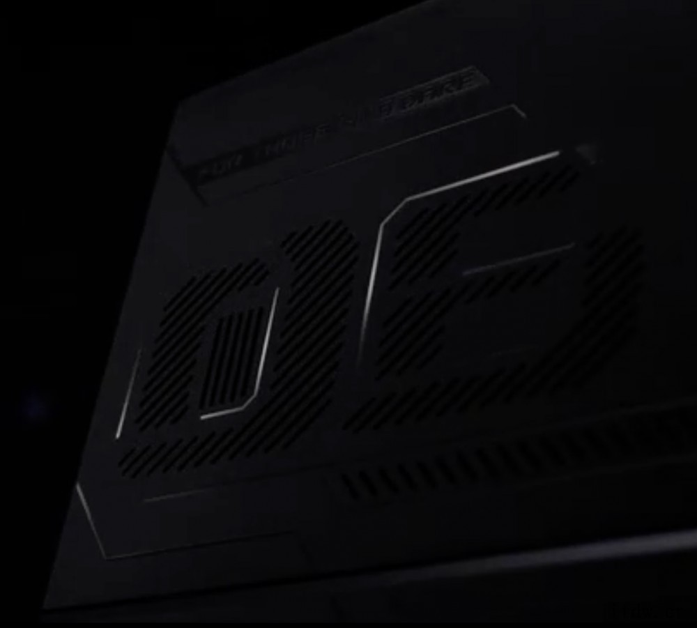 ROG Flow Z13 游戏平板搭载锐龙 6000 处理器