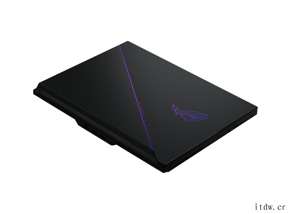 ROG 2022 款冰刃 6 双屏官方图赏