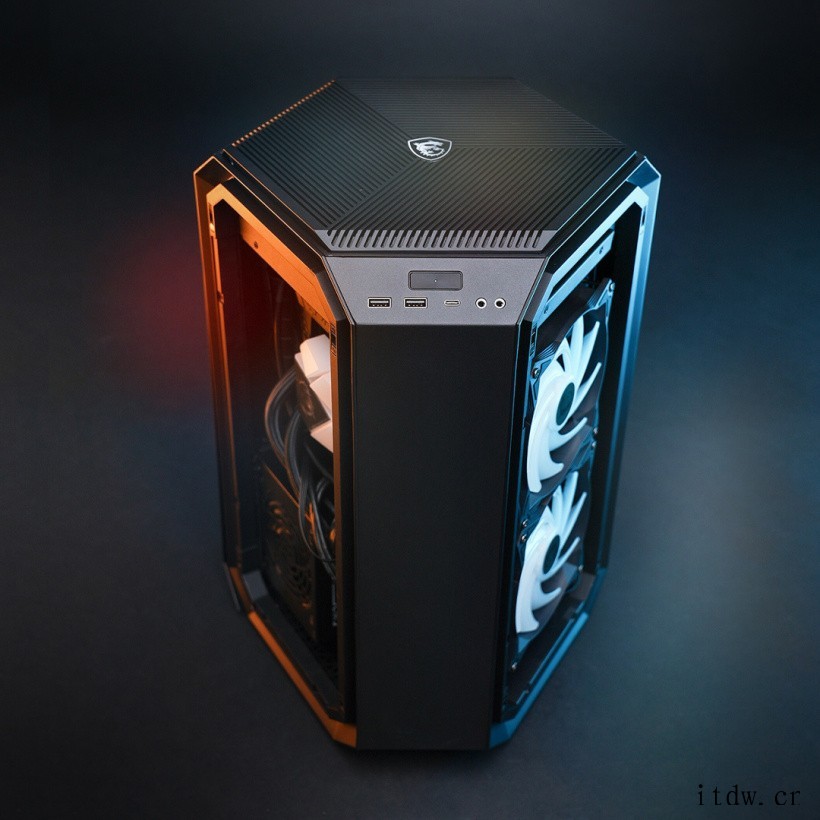 微星发布 MEG TREBLE ITX 机箱:三腔散热,多面