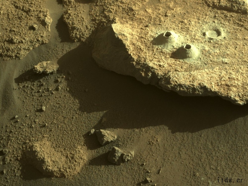 NASA毅力号火星车钻头被碎石卡住了,暂时无法采集样品