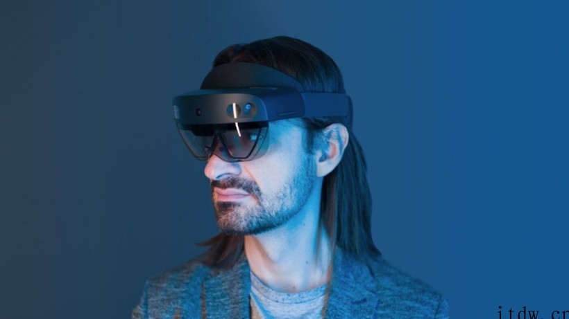 搭载骁龙850芯片,微软 HoloLens 2 MR 设备在