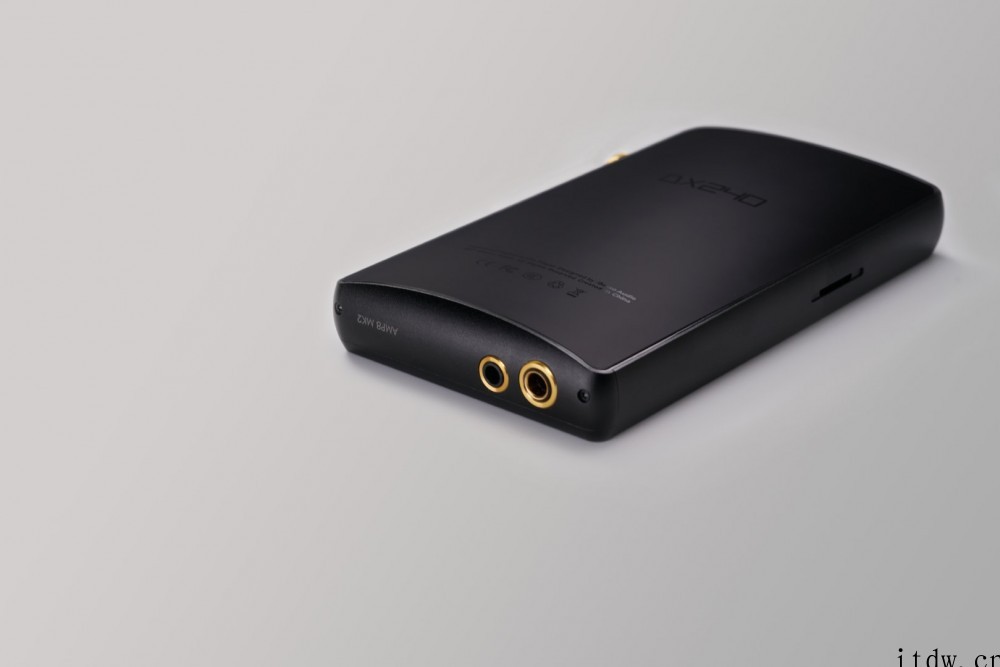 AMP8 MK2 耳放卡:手工焊接补品电容,推力达 980m