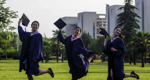 2022大学会推迟毕业吗 2022大学生能按时毕业吗？
