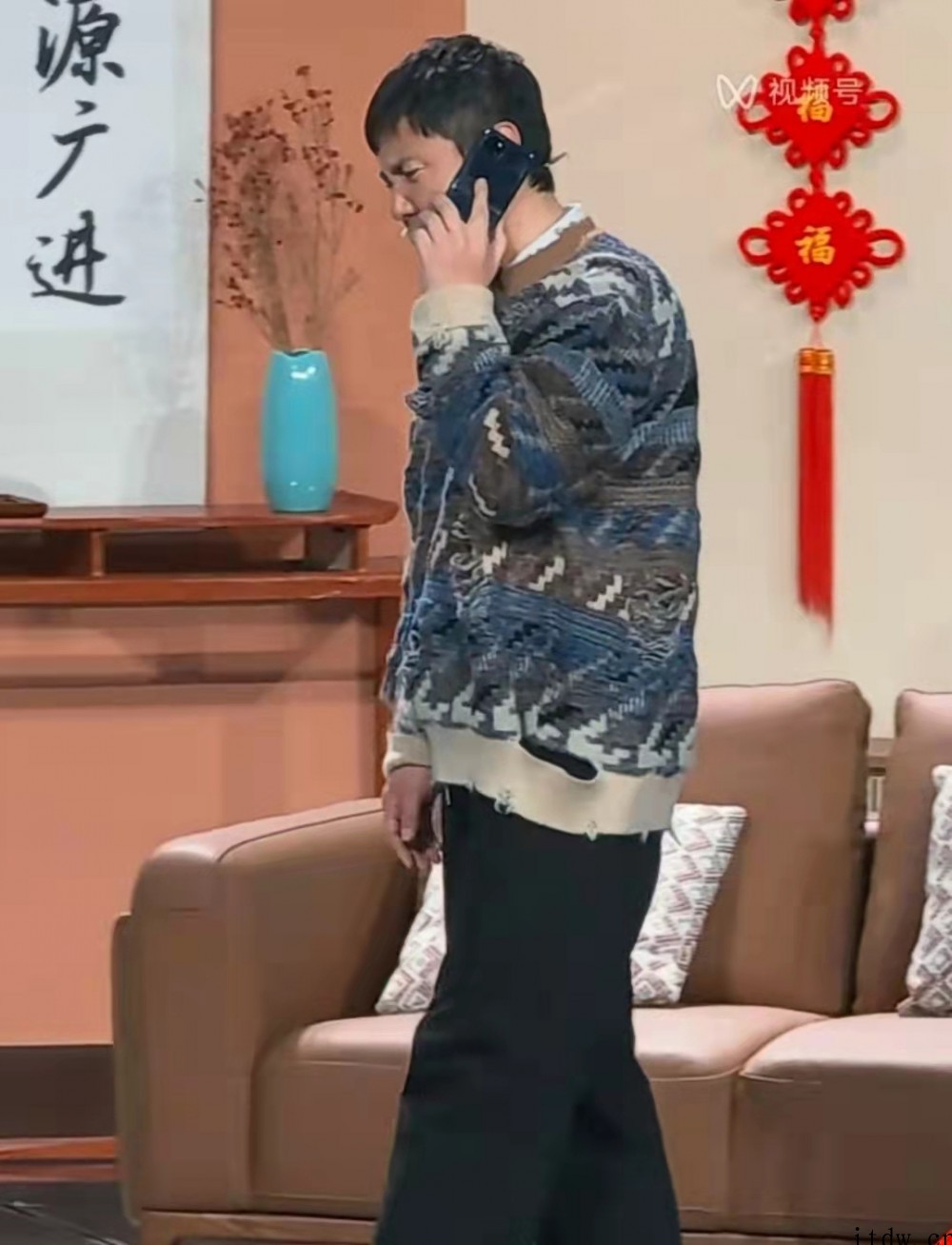 设计抢镜,实力霸屏!华为 P50 宝盒高频亮相虎年春晚