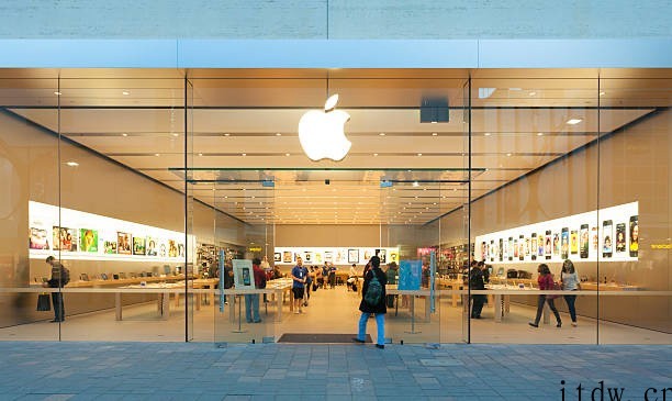 苹果一些 Apple Store 美国员工正准备抗议,因工资