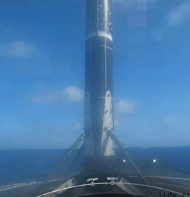 SpaceX 用一枚 11 手火箭发射 46 颗星链卫星并顺