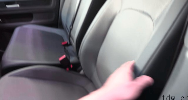 经典“面包车”满电复活,大众 ID