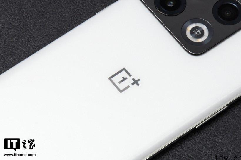 【IT之家开箱】一加 10 Pro 胖达白 512GB 至尊
