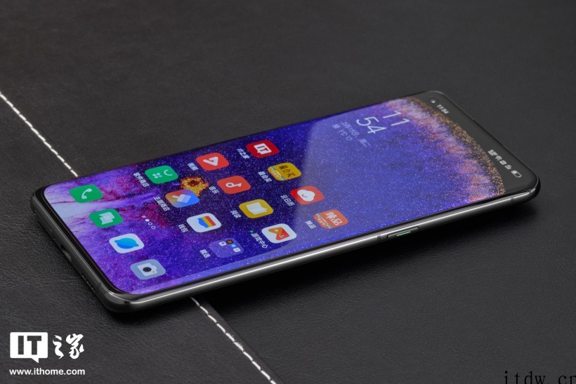 【IT之家开箱】OPPO Find X5 Pro 图赏:触感