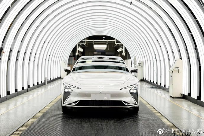 上汽、阿里联手打造,智己 L7 量产车投产:预售价 40
