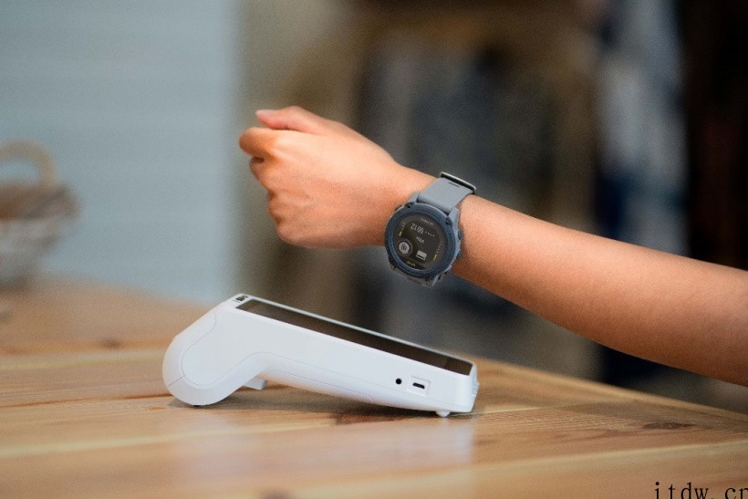 Garmin 佳明推出 Descent G1 系列智能手表: