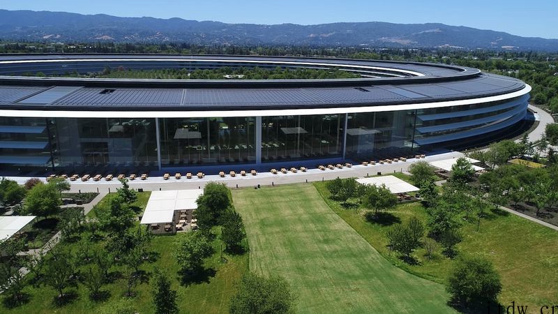 苹果库克设定美国员工返回 Apple Park 等办公室最后