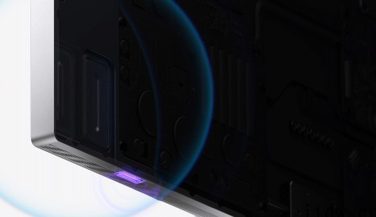苹果全新 Studio Display 随附 1 米线:同时