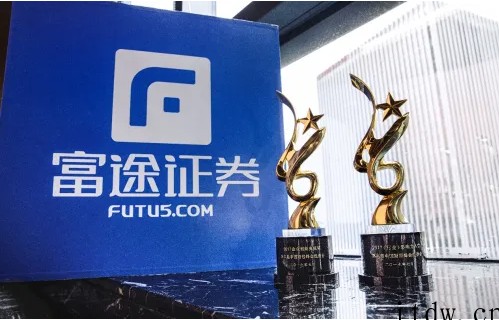 美股全线收跌,百度、拼多多、哔哩哔哩等近 90 支中概股跌超