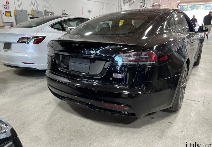 特斯拉新款 Model S 和 Plaid X 国内谍照曝光