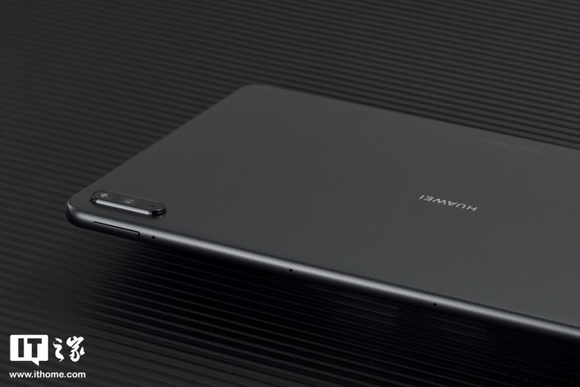【IT之家开箱】 华为 MatePad 鸿蒙平板图赏:整体定