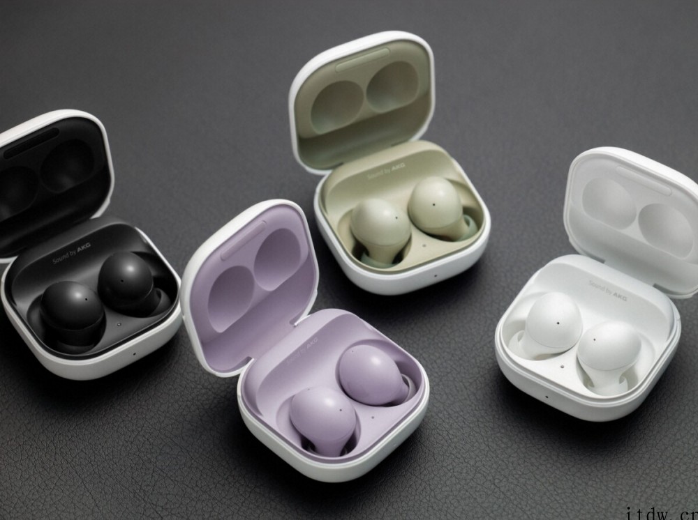 三星 Galaxy Buds 2 / Live 耳机推出银色