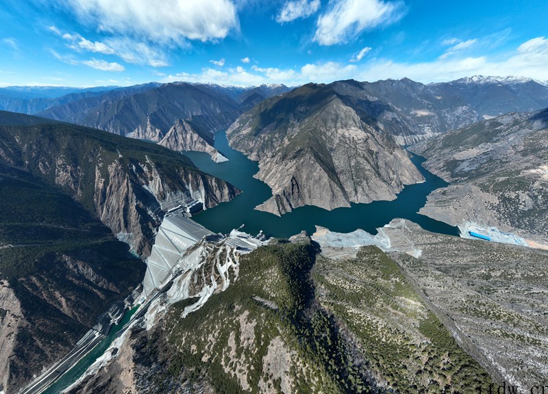 我国海拔最高的百万千瓦级水电站全部机组投产发电