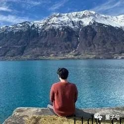 只用一张图 + 相机走位,AI 就能脑补周围环境:通通都是高