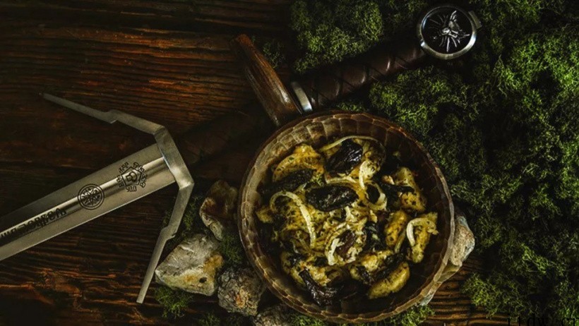 CDPR 推出《巫师》官方食谱:收录游戏中的 80 道美食,