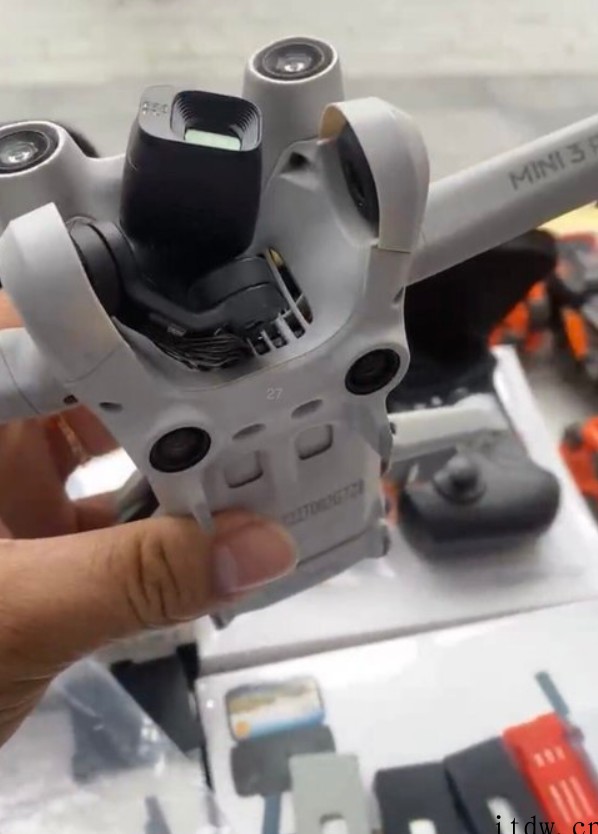 大疆 DJI Mini 3 Pro 无人机曝光:配备多个避障