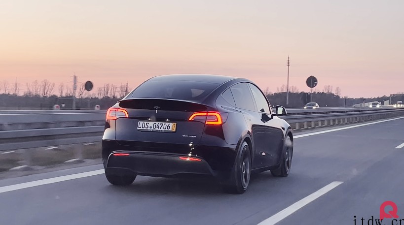 特斯拉 Model Y 对比德国超级工厂制造的车型有哪些不同
