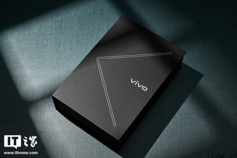 vivoX Fold / X Note 发布会邀请函抵达 I