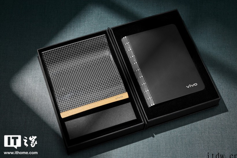 vivoX Fold / X Note 发布会邀请函抵达 I