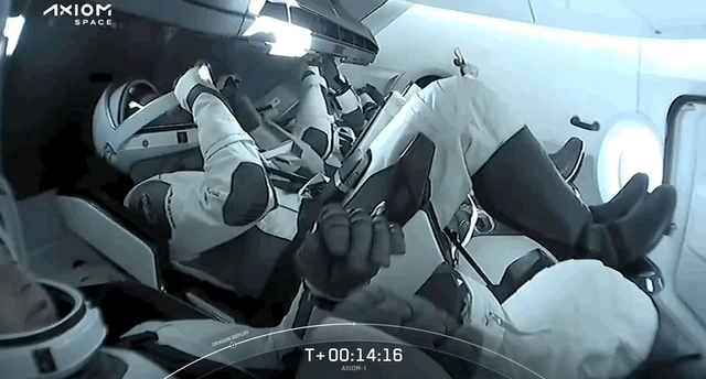 马斯克 SpaceX 再次创造历史!三位太空游客坐五手火箭成
