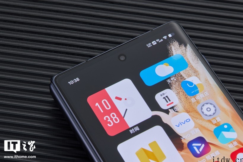 【IT之家开箱】vivo X Fold 旗舰图赏:折叠机集大
