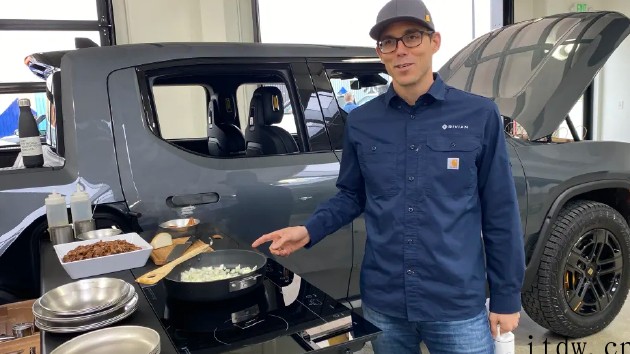 “特斯拉杀手”工厂开放日:Rivian CEO 详解战略、产