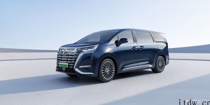 DM、EV 双动力模式,比亚迪旗下腾势首款高端 MPV 正式