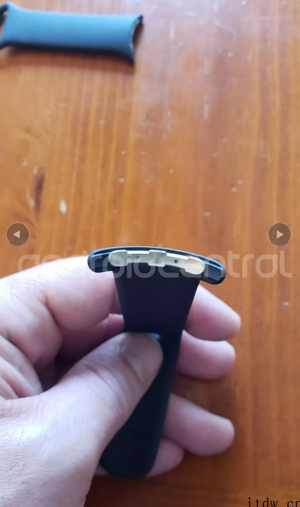 谷歌首款智能手表:Pixel Watch 真机图片泄露