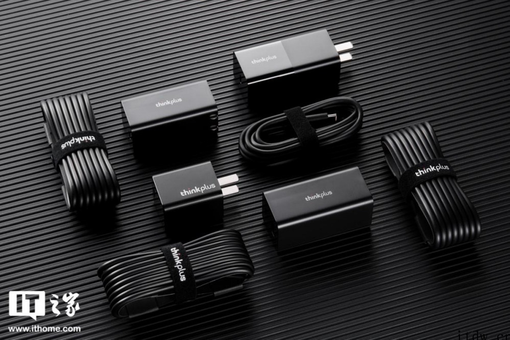 【IT之家开箱】 thinkplus 口红电源 Nano 6